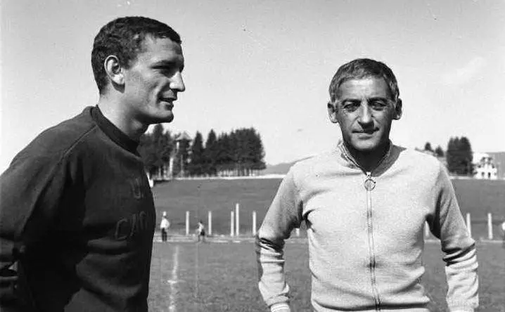 Il capocannoniere Gigi Riva con l'allenatore Manlio Scopigno
