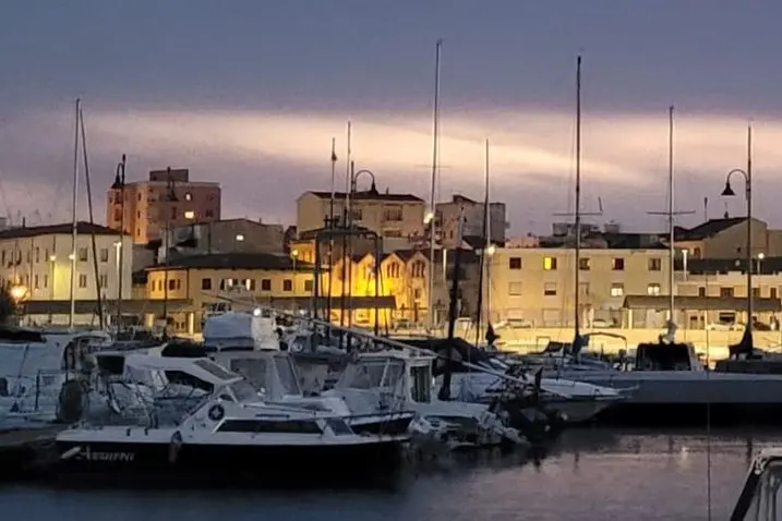 Il porto di Porto Torres (M. P.)
