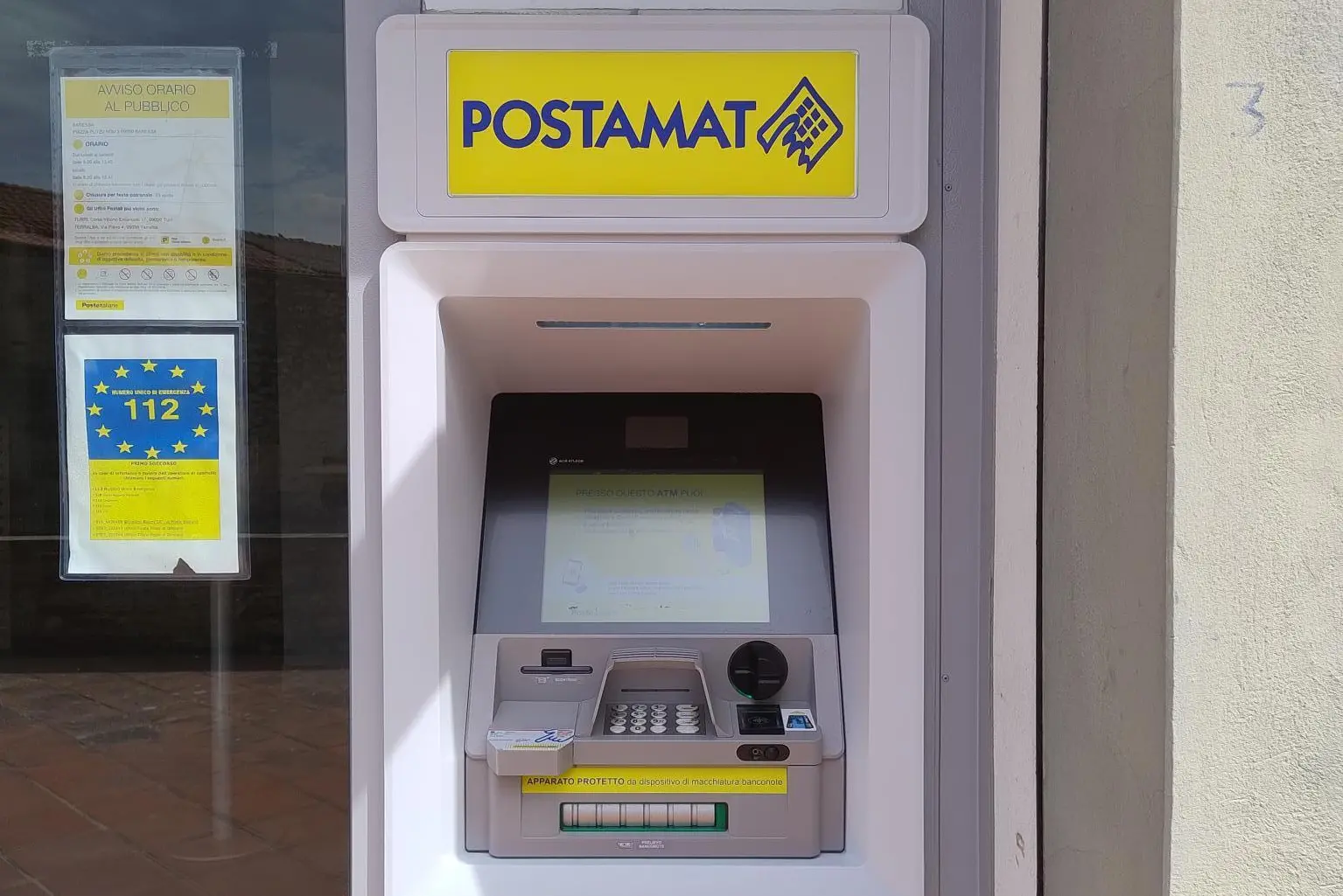 Il nuovo ATM Postamat installato nell'ufficio postale di Baressa (foto concessa)