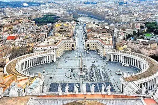 Piazza San Pietro a Roma (foto da wikimedia)