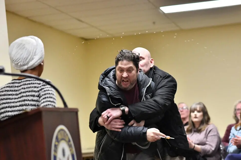 L'aggressione a Ilhan Omar (foto Ansa/AFP)