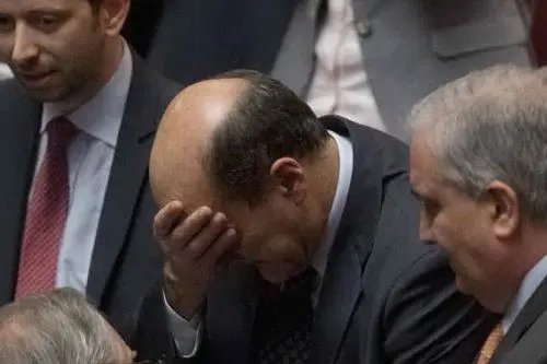 Bersani il lacrime dopo l'elezione di Napolitano