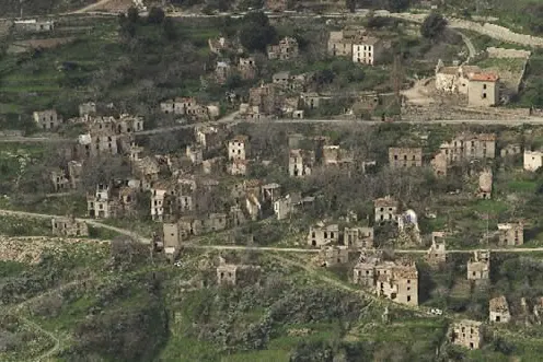 Gairo abbandonata dopo l'alluvione del 1951 in una foto del portale regionale Sardegna Clima