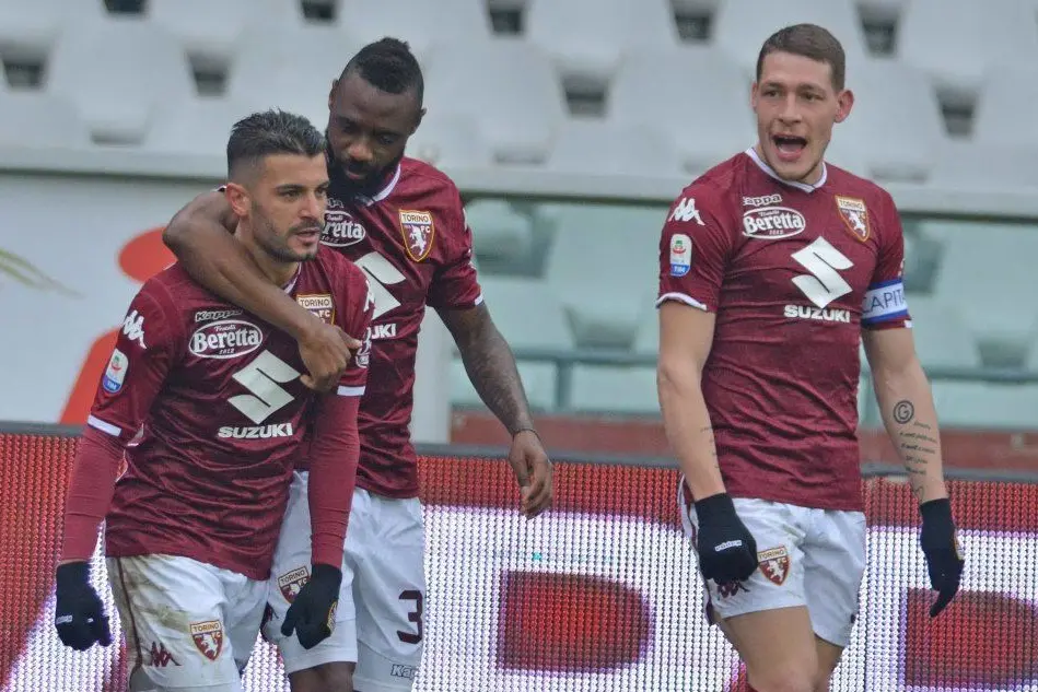 Il Torino esulta dopo il gol di Iago Falque (Ansa)
