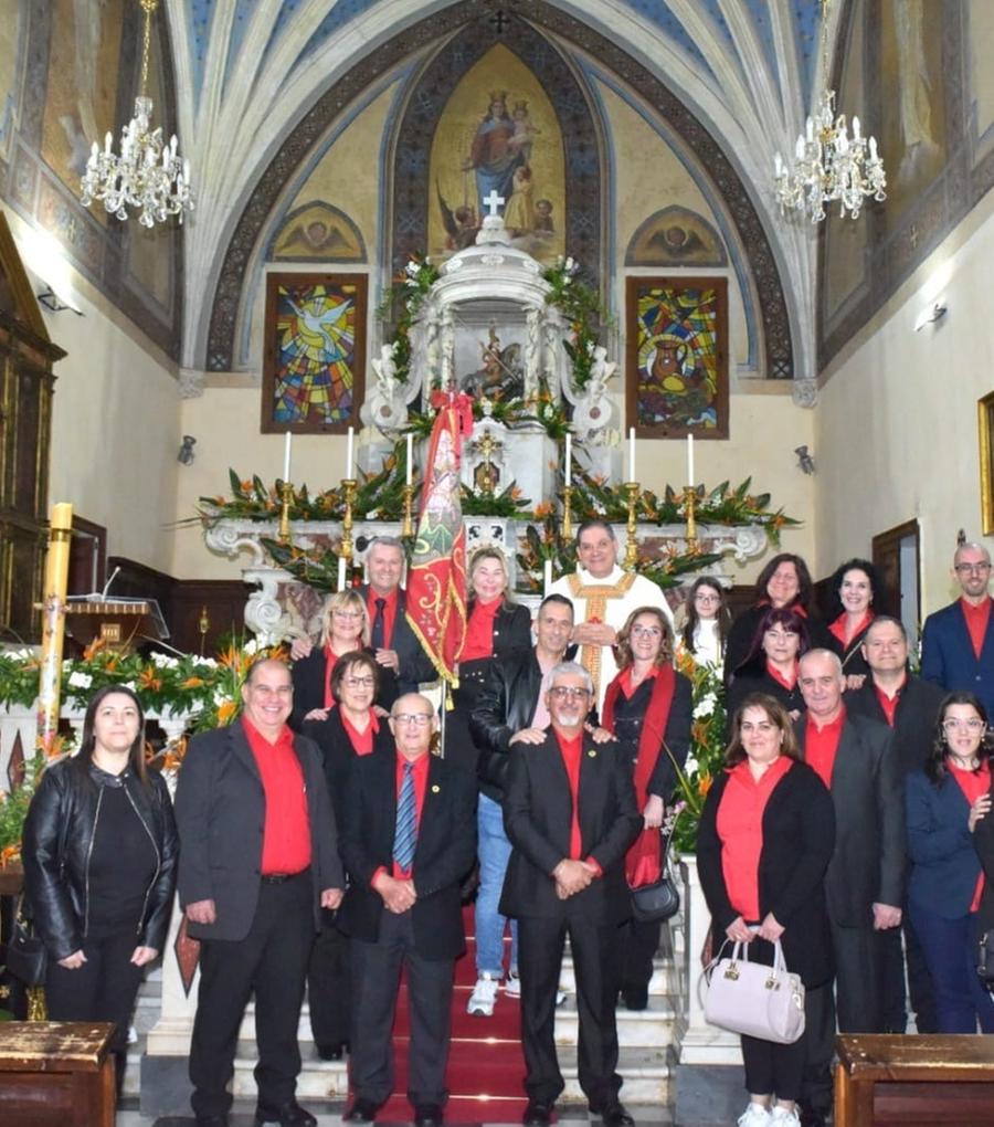 Cambio della bandiera durante la festa del patrono
