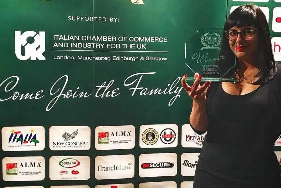 Alessandra Pili, titolare del miglior caffé in Scozia (foto L'Unione Sarda)