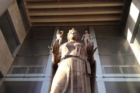 L'ingresso del tribunale di Catania (ANSA)