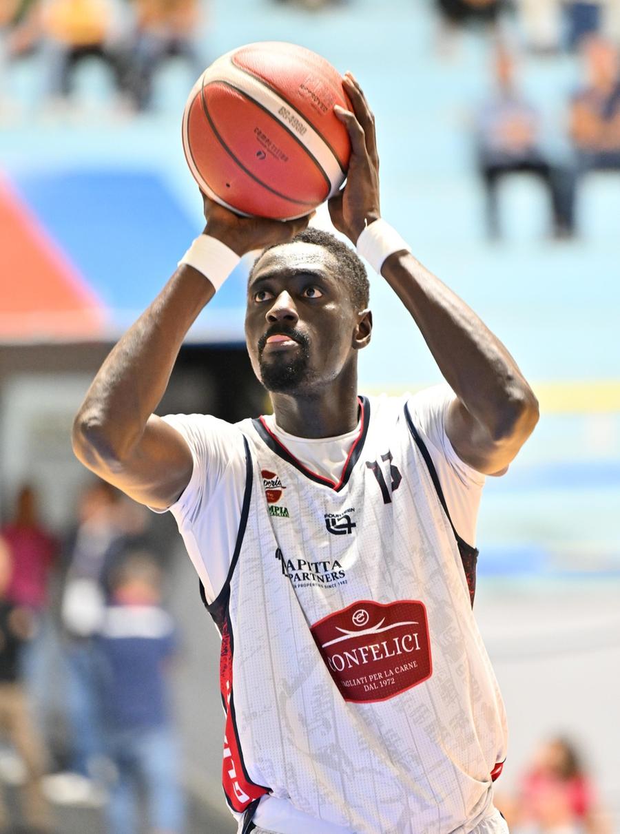 Esperia, contano i due punti