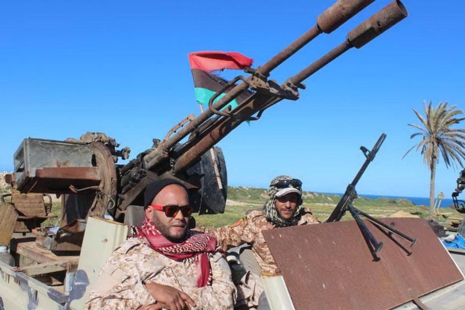 Governo Serraj: &quot;Oltre 30 morti dall'inizio dell'offensiva contro Tripoli&quot;