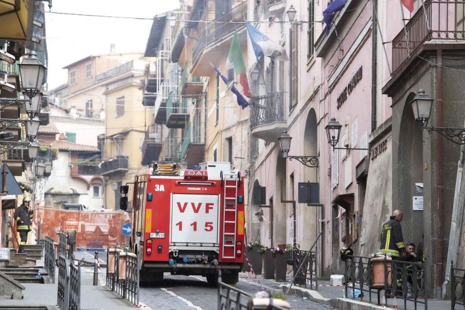 Esplosione a Rocca di Papa, è morto anche il sindaco