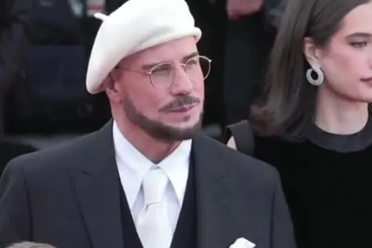 Cannes, John Travolta sul red carpet con la figlia Ella Blue
