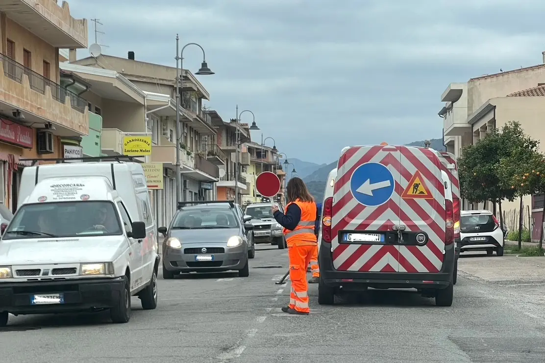 I lavori in via Roma a Muravera (foto Agus)