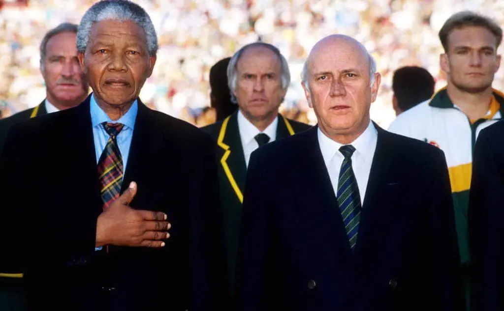 Nelson Mandela nel 1995 durante una partita della Nazionale di rugby