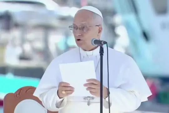 Papa: trafficanti di uomini sono mostri, Chiesa non può restare muta
