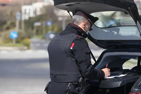Un carabiniere (Ansa)
