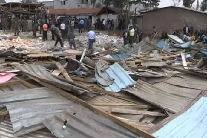 Crolla una scuola a Nairobi, strage di bambini VIDEO