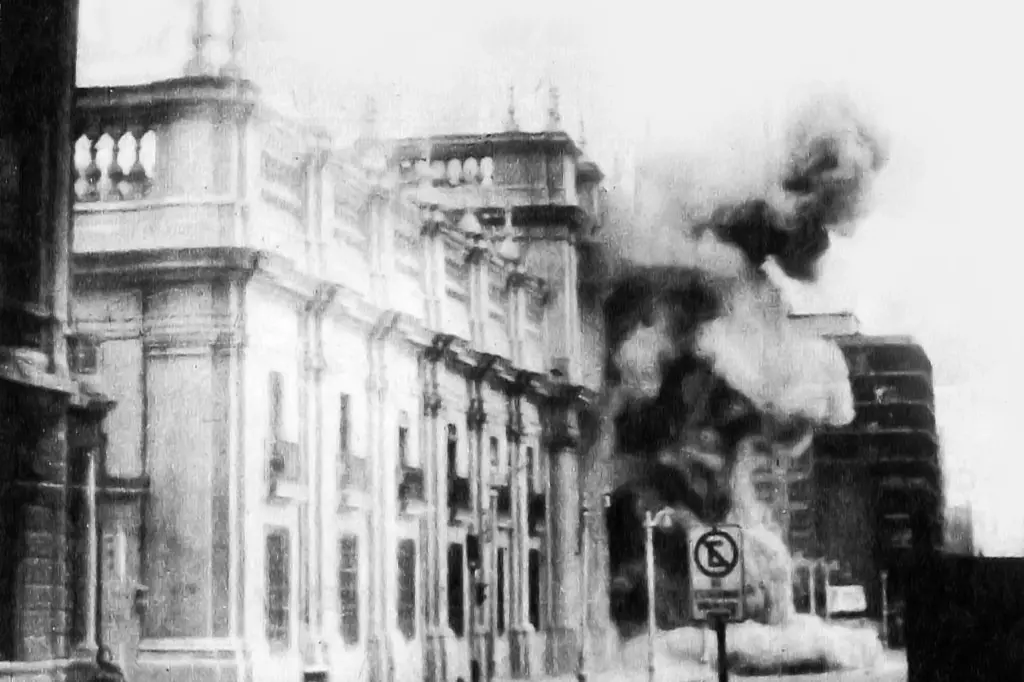 Il palazzo presidenziale bombardato durante il golpe