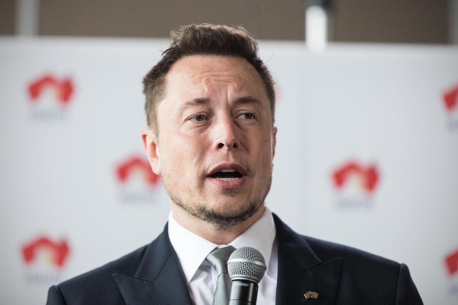 Tesla, Musk vende azioni a mille dollari e le ricompra a sei