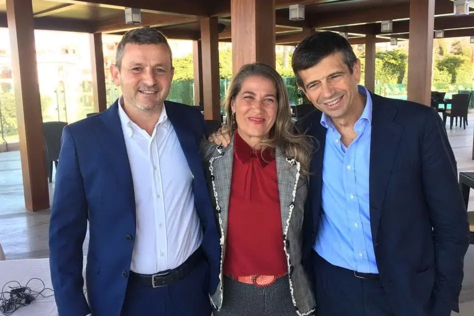 Maurizio Lupi con i consiglieri comunali Ncd Emiliano Piras e Maria Grazia Salaris