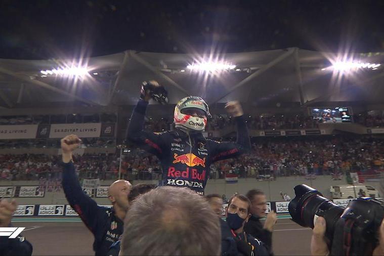 Formula 1, Gran Premio e titolo mondiale a Verstappen: si decide tutto all’ultimo giro
