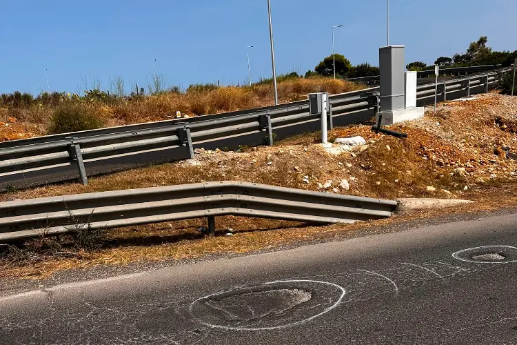 Buche in via dell'Industria a Porto Torres (foto concessa)