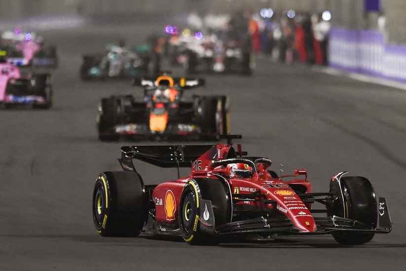 In Arabia Saudita vince Verstappen, ma la Ferrari c’è: secondo e terzo Leclerc e Sainz