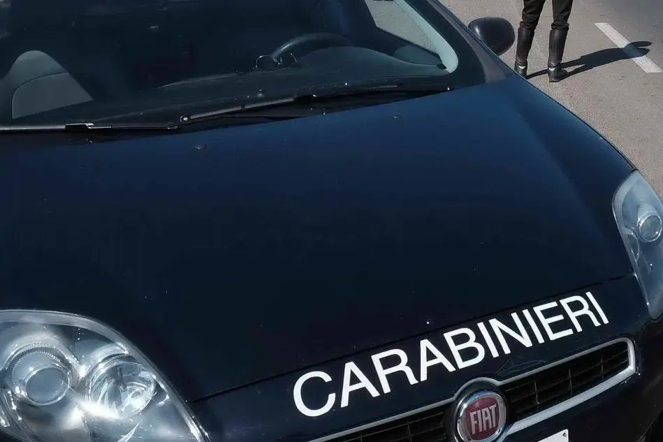 Un'auto dei carabinieri