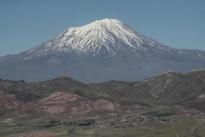Il monte Ararat (foto Ansa/Epa)