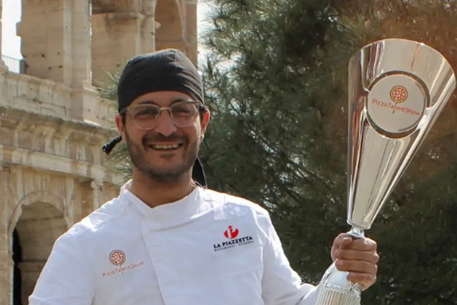 Matteo Vari, titolare di un locale a Budoni, ha vinto il &quot;Pizza Talent Show&quot; (foto ufficio stampa)
