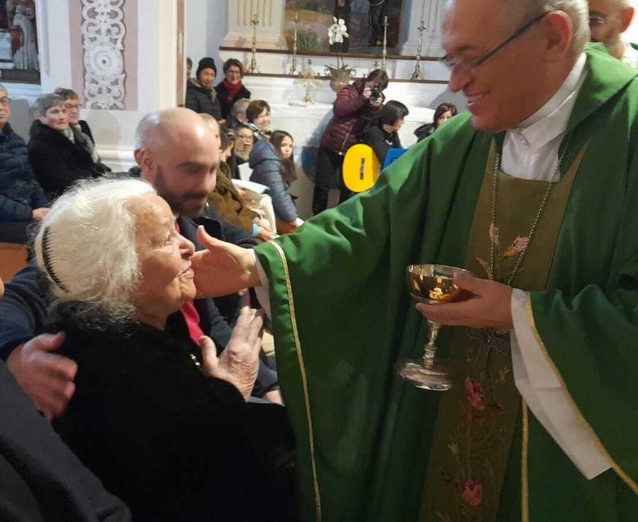 Grande festa per la nonnina di cent’anni