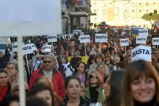 Una manifestazione contro la violenza sulle donne