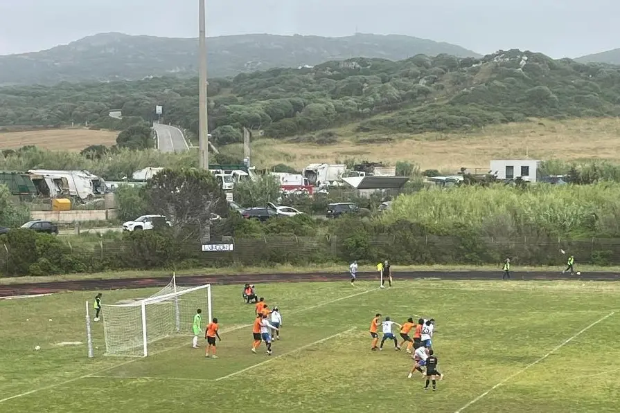 Un’immagine del ritorno dei playout tra Santa Teresa e Buddusò (foto Paolo Selis)
