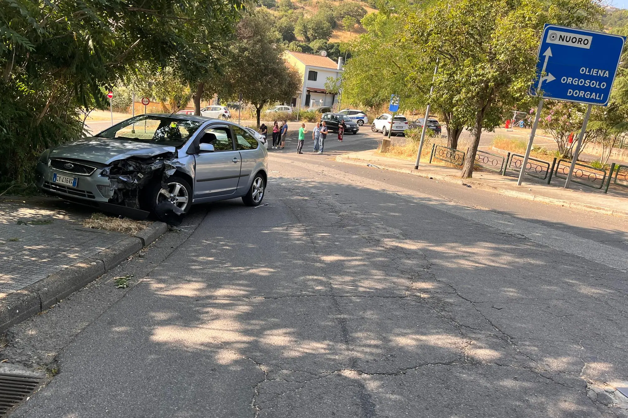Una delle due auto coinvolte nell'incidente a Nuoro (Foto Fabio Ledda)