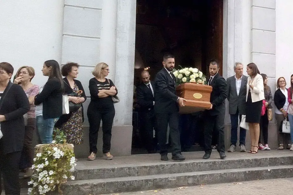 Il funerale di Giulia Lai