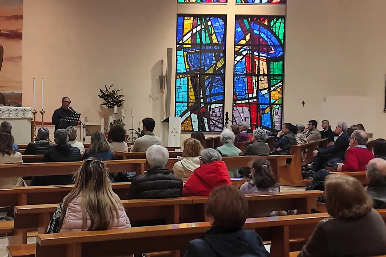 Un momento dell'incontro di Paolo Curtaz nella Chiesa di Cristo Redentore (foto G. Marras)