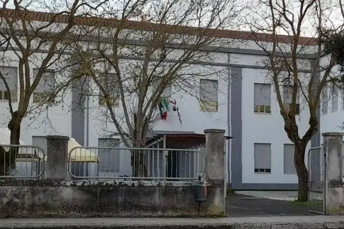 La scuola di Pozzomaggiore (Foto Tellini)