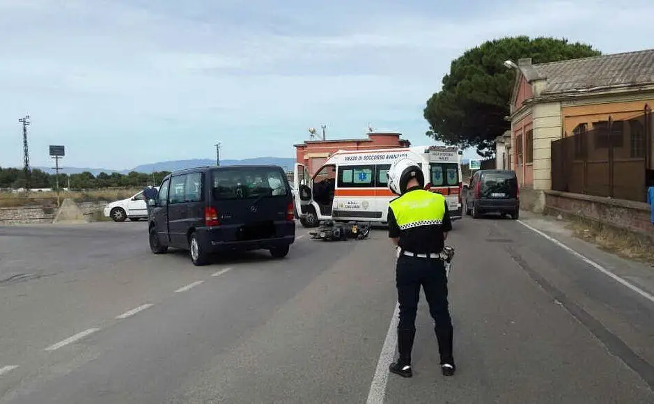 Lo scooter e il veicolo coinvolti nell'incidente