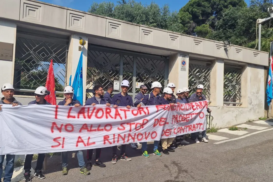La protesta dei lavoratori a Cagliari (foto Pani)