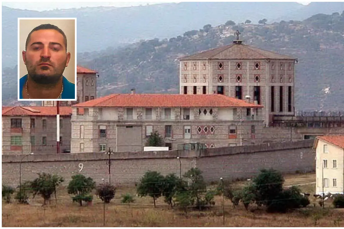 Il carcere di Nuoro e, nel riquadro, Marco Raduano  (L'Unione Sarda)