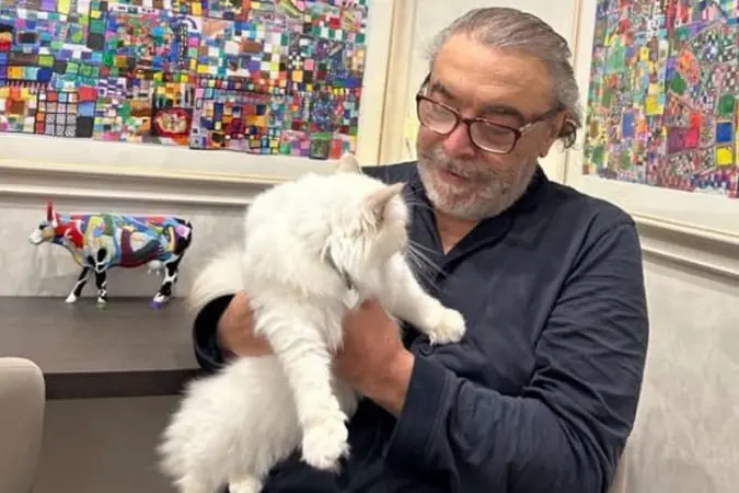Nino Frassica e il suo gatto (foto Instagram)