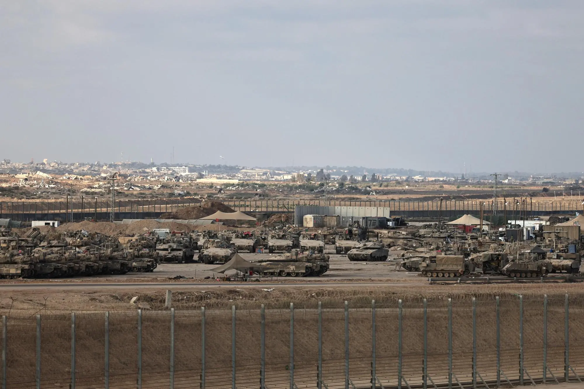 Tank israeliani a Gaza (Ansa)