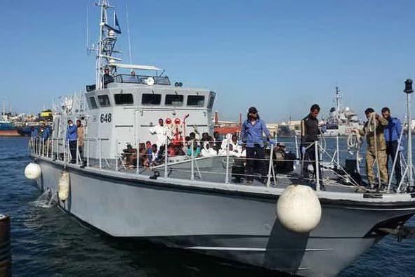Guardia Costiera libica apre il fuoco durante lo sbarco: 3 migranti uccisi, 4 feriti