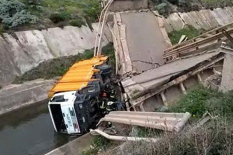 Crolla ponte a Gonnesa: tragedia sfiorata