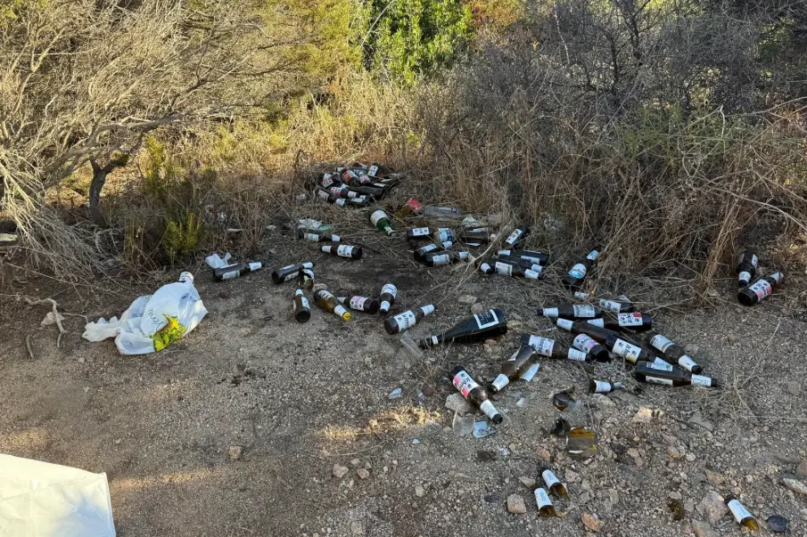 Rifiuti abbandonati a La Maddalena