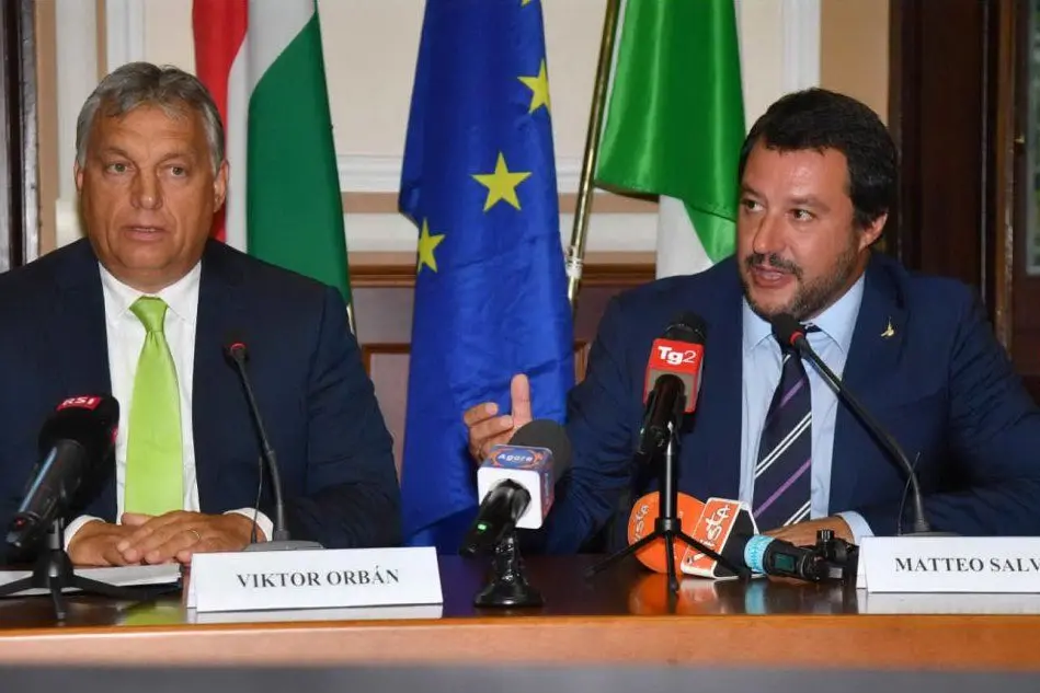 Viktor Orbàn e Matteo Salvini durante l'incontro a Milano (foto Ansa)
