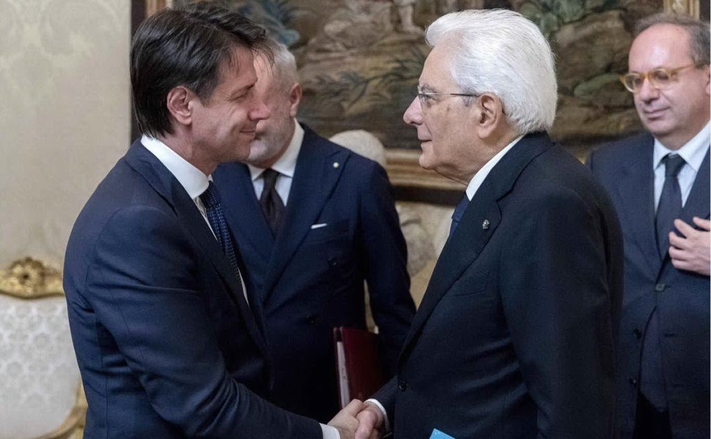 #AccaddeOggi: il 31 maggio 2018 il presidente della Repubblica Sergio Mattarella dà a Giuseppe Conte l'incarico per la formazione di un nuovo esecutivo (Ansa)