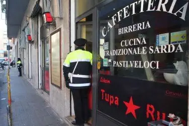 Gli uomini della Polizia municipale sequestrano il locale