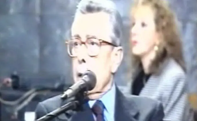 Arnaldo Forlani durante il dibattimento (Frame Rai Tre)