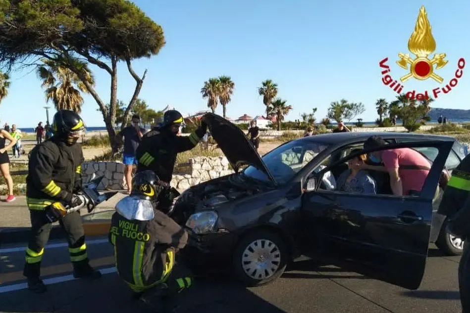 L'incidente (foto Vigili del fuoco)