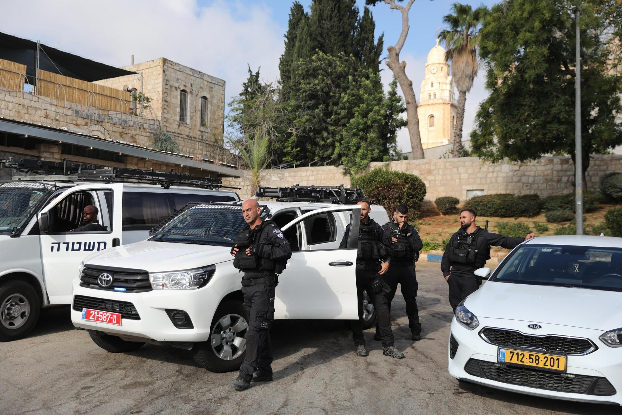 Gerusalemme, attacco a colpi d’arma da fuoco contro un bus: almeno 7 feriti
